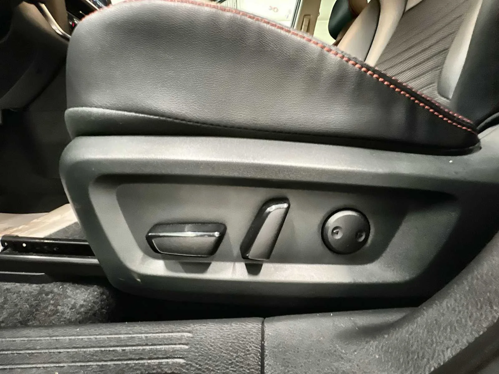 Used 2026 Boulder Gray Pearl Nissan Rock Creek image 14