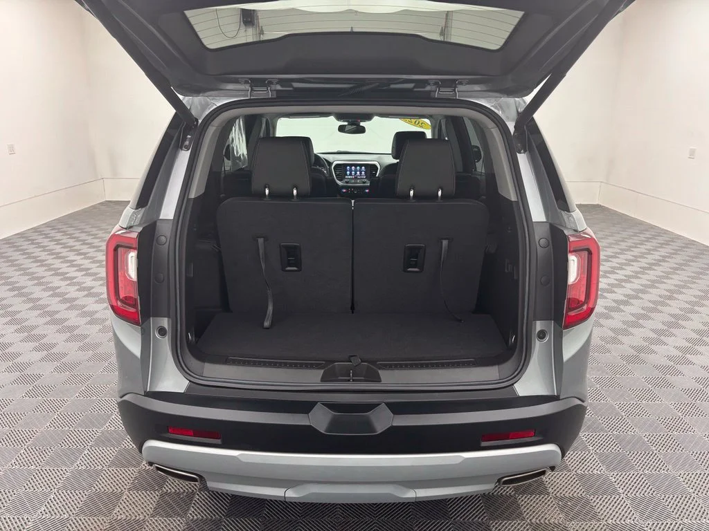 Used 2023 Silver GMC SLT image 10