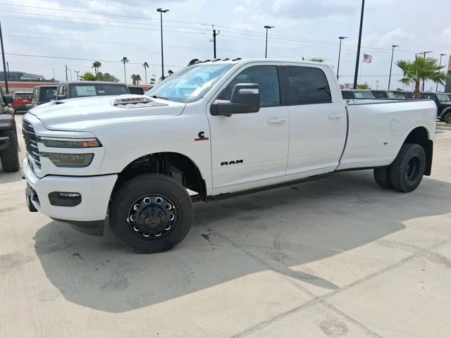 New 2026 Bright White Clear-Coat Exterior Paint RAM Laramie image 3