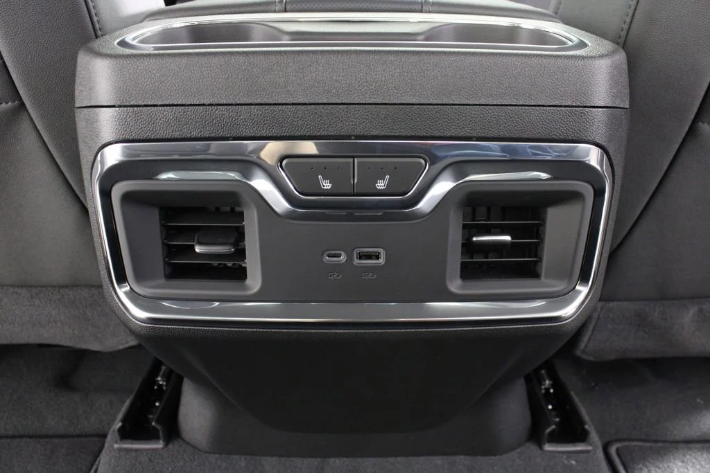 2026 GMC Sierra 3500HD SLT - Photo 17