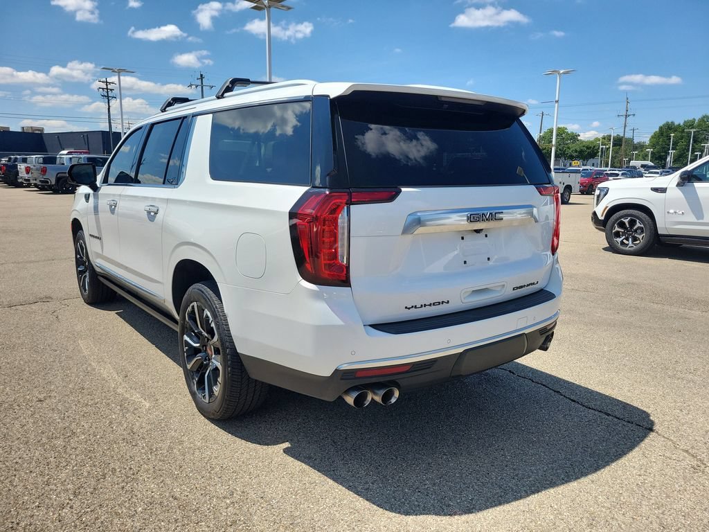 Used 2022 Summit White GMC Denali image 3