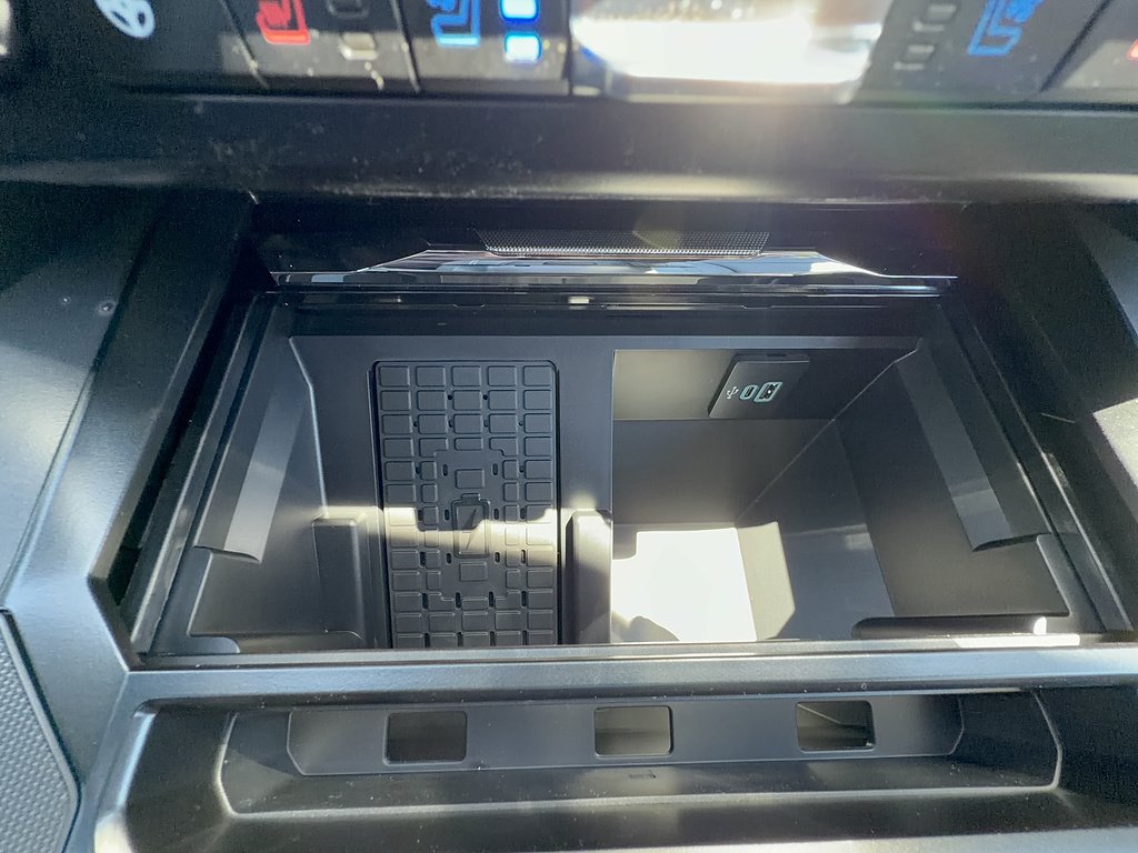New 2026 Agate Black Metallic Ford F-250® Lariat® image 17