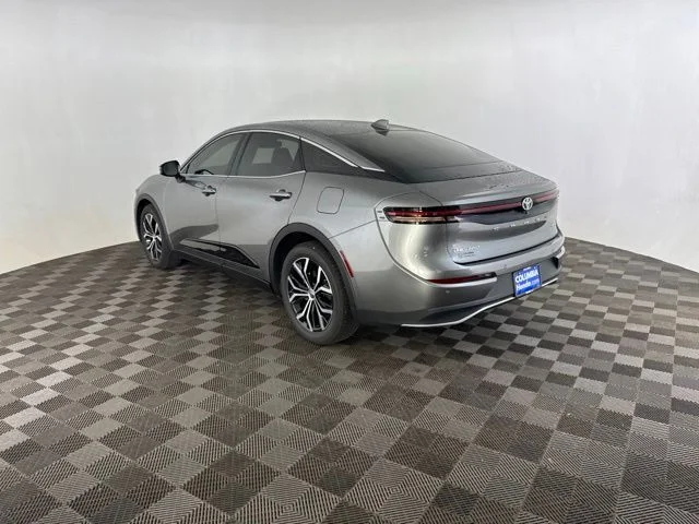 Used 2024  Toyota Limited image 9