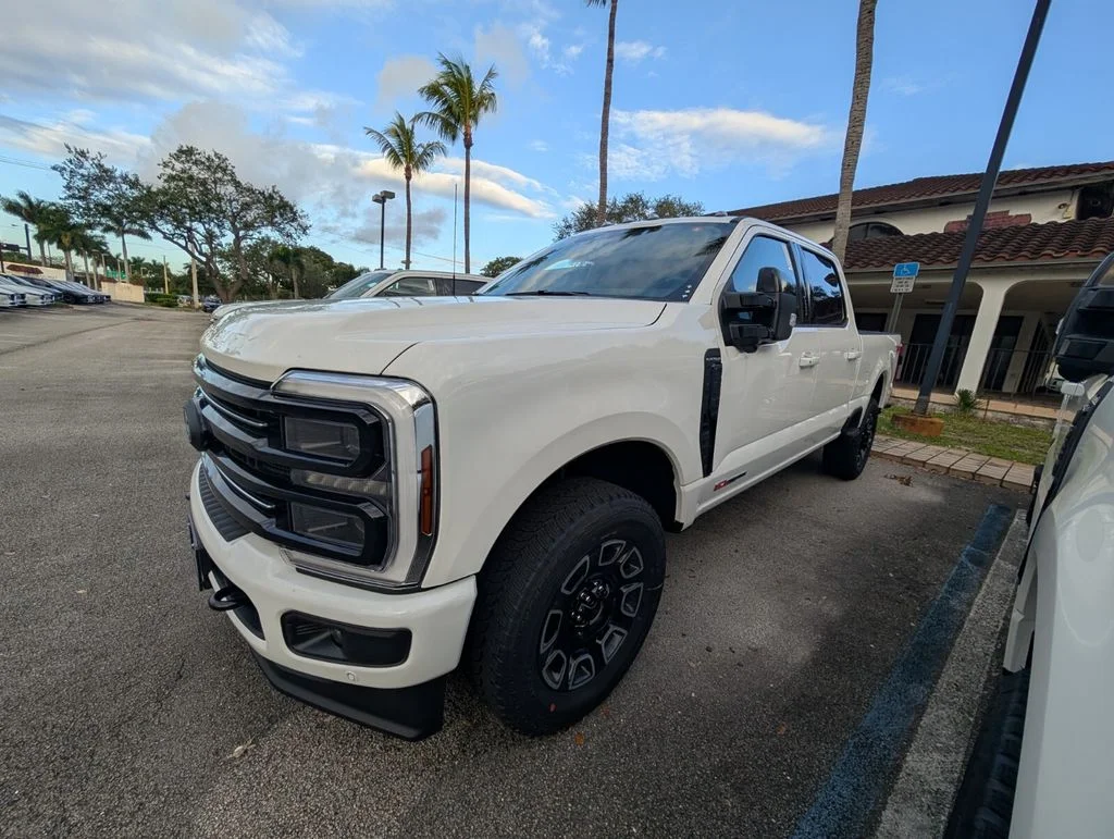 2026 Ford F-250 Super Duty Platinum - Photo 4