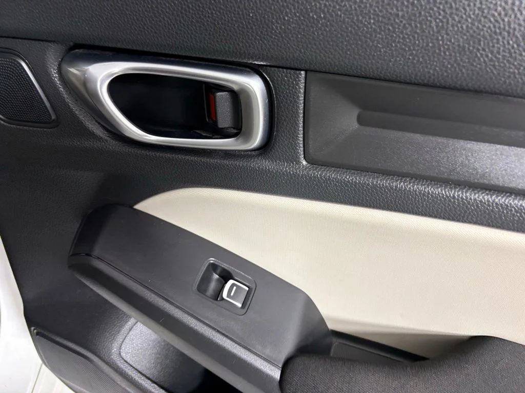 Used 2022  Honda EX image 16