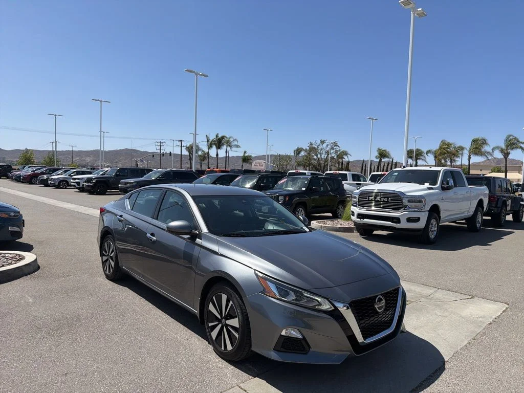 Used 2022 Nissan Altima SV with VIN 1N4BL4DV1NN375277 for sale in Hemet, CA