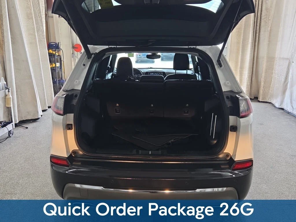 Used 2019 White Jeep Limited image 3
