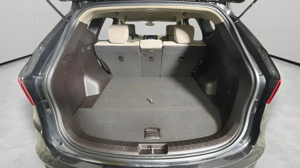 Used 2018 Black Hyundai 2.4L image 29