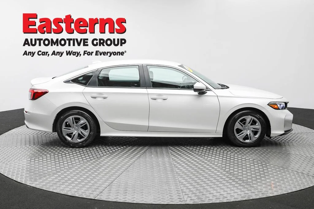 Used 2025 White Honda LX image 4