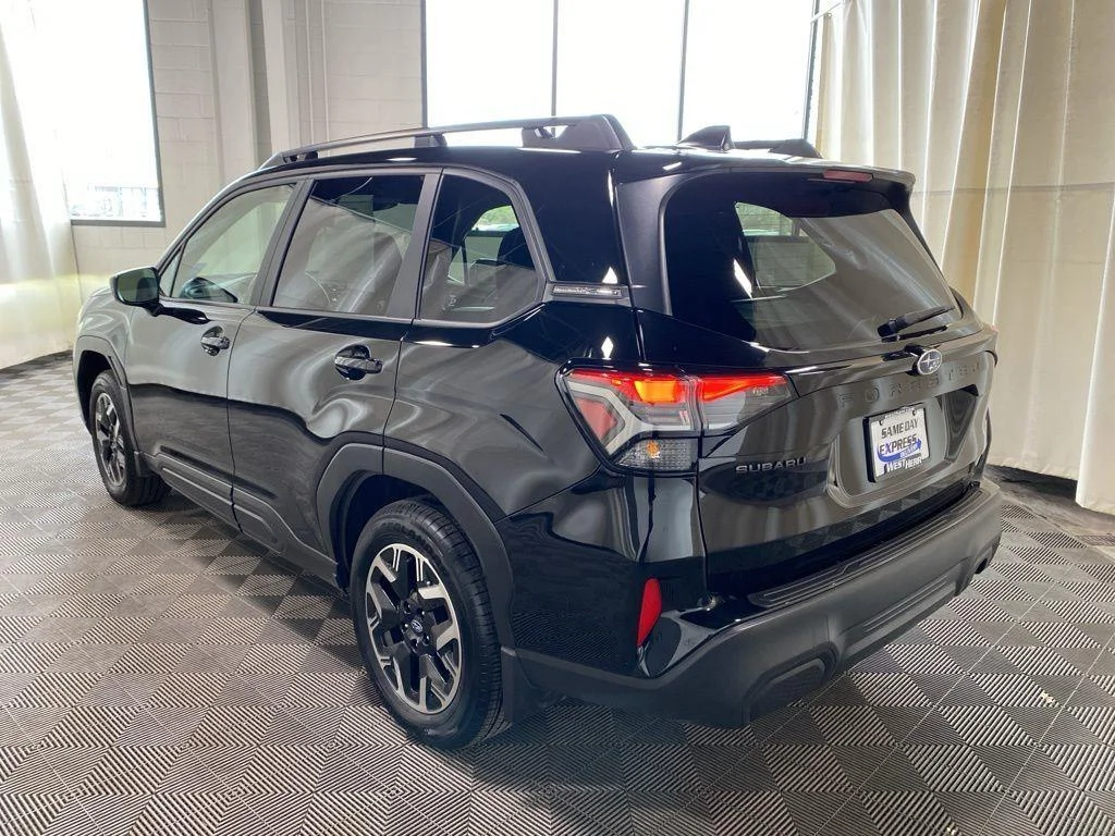 Used 2025 Crystal Black Silica Subaru Premium image 6