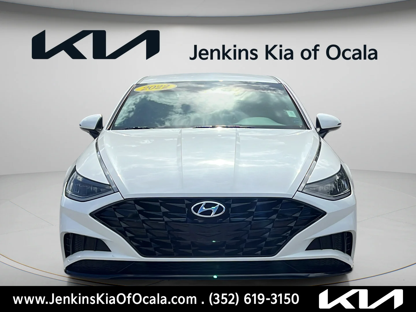 Used 2022 Quartz White Hyundai SEL image 8