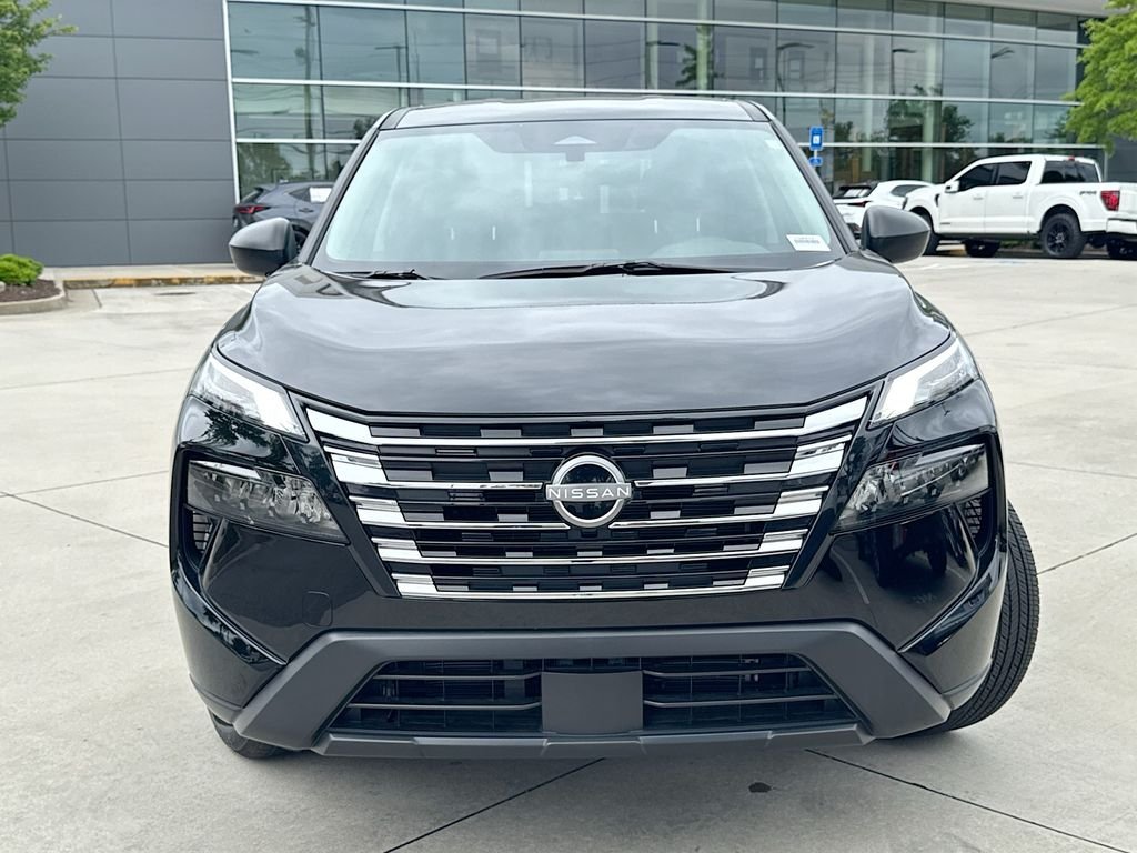Used 2025 Black Nissan S image 4