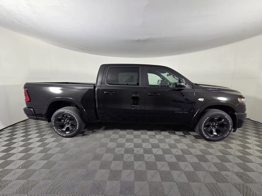 New 2026 Diamond Black Crystal Pearl-Coat Exterior Paint RAM Big Horn image 5