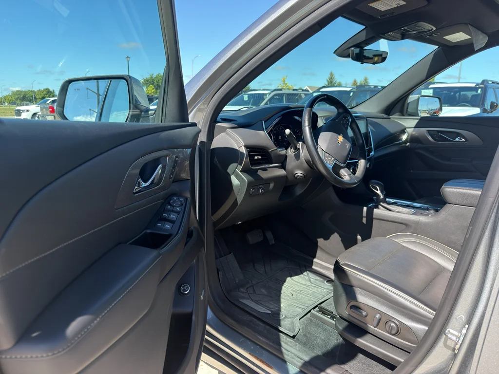 Used 2023 Sterling Gray Metallic Chevrolet Premier image 12