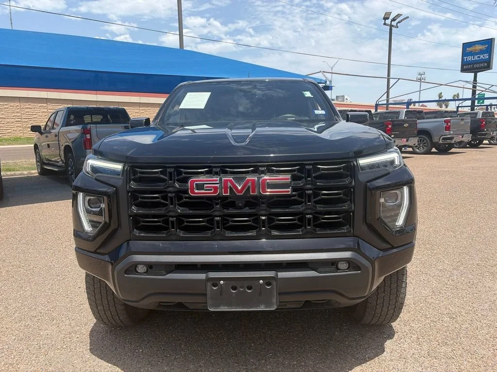 Used 2025 Onyx Black GMC Elevation image 2