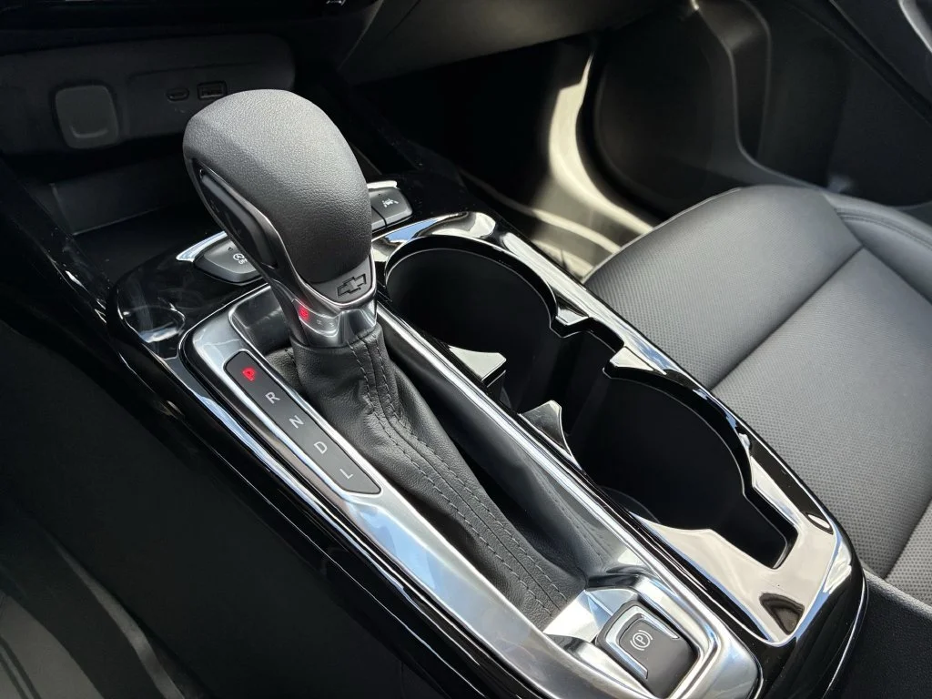 New 2026 Mosaic Black Metallic Chevrolet ACTIV image 23