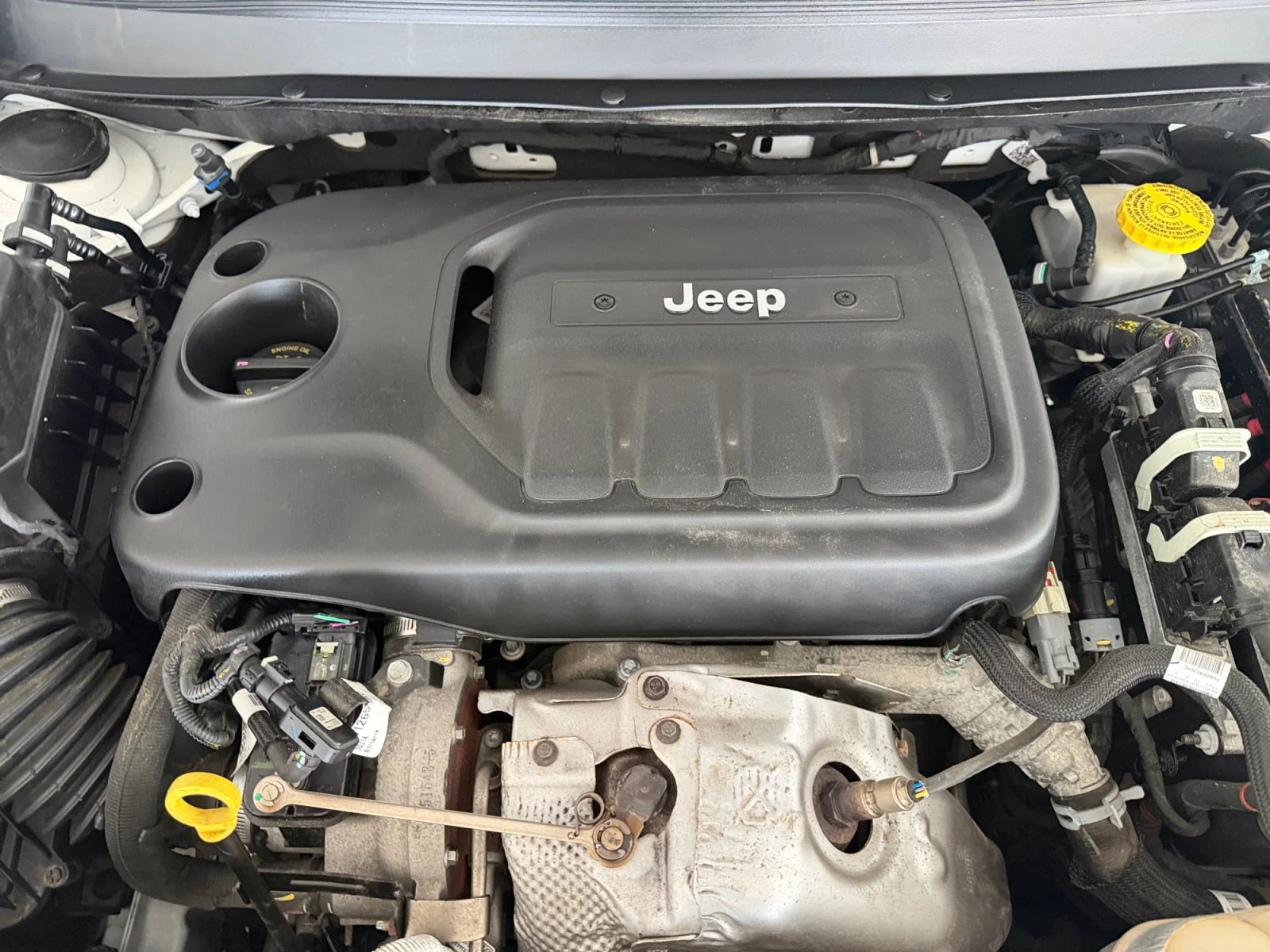 Used 2019 Bright White Clearcoat Jeep Limited image 7
