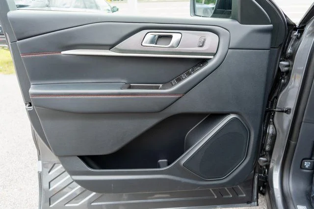 New 2026 Carbonized Gray Metallic Ford ST-Line image 11