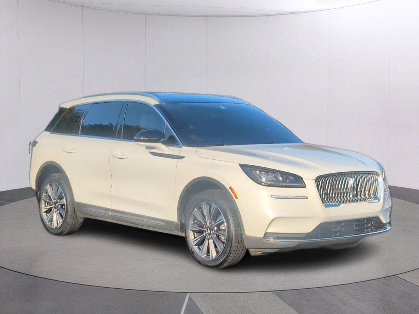 Used 2022 Pristine White Metallic Tri-Coat Lincoln Reserve image 9