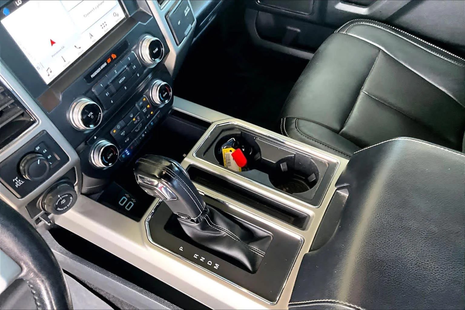 Used 2018 Oxford White Ford LARIAT image 16