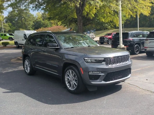 Used 2022 Gray Jeep Summit 4xe image 7