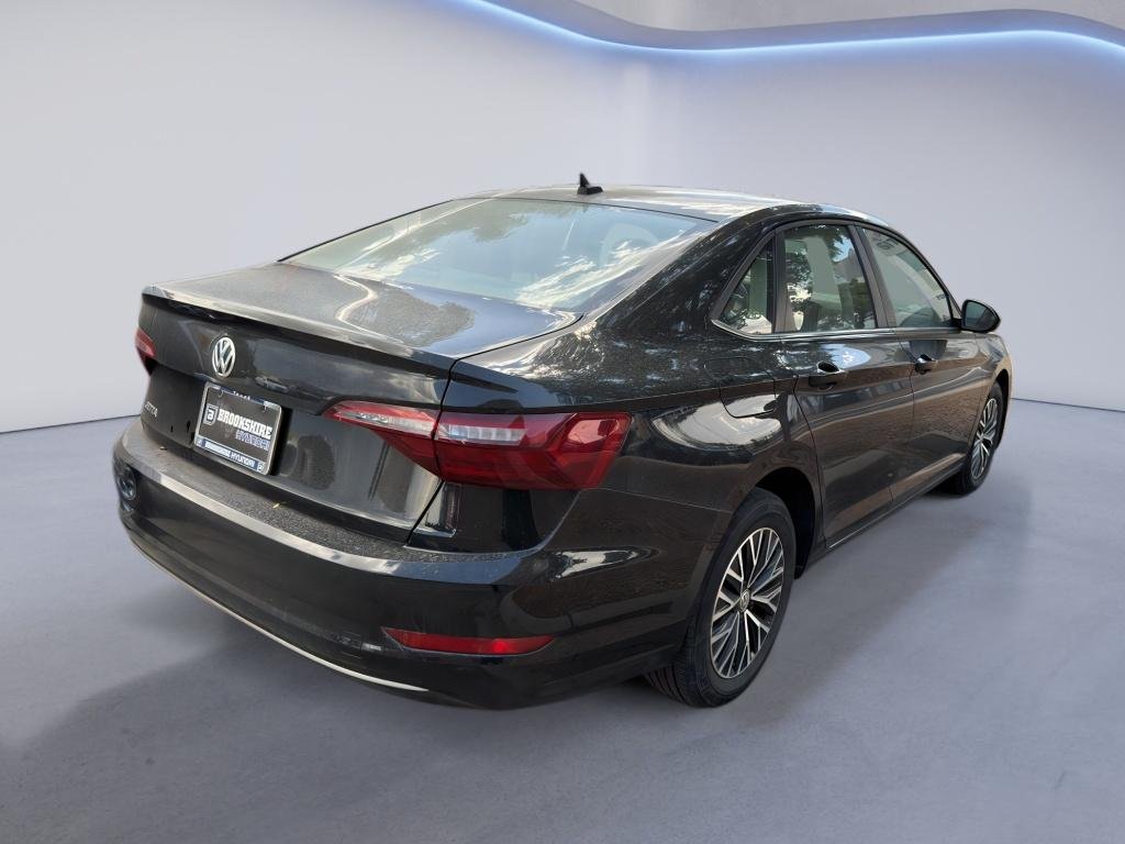 Used 2021 Black Uni Volkswagen SE image 4