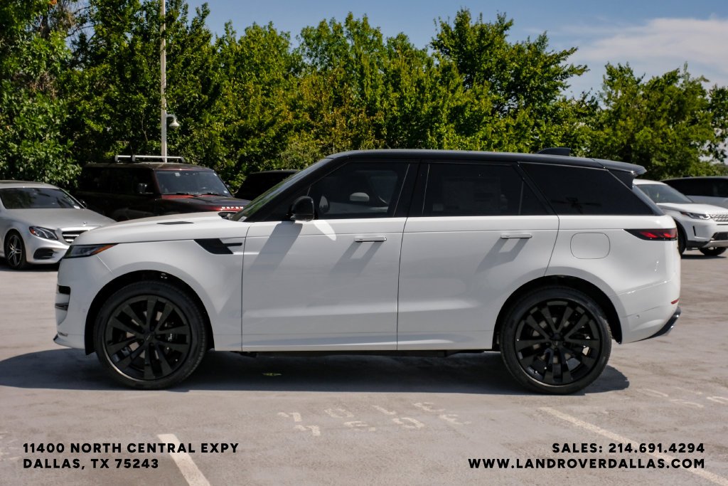 New 2026 Fuji White Land Rover Dynamic SE image 9