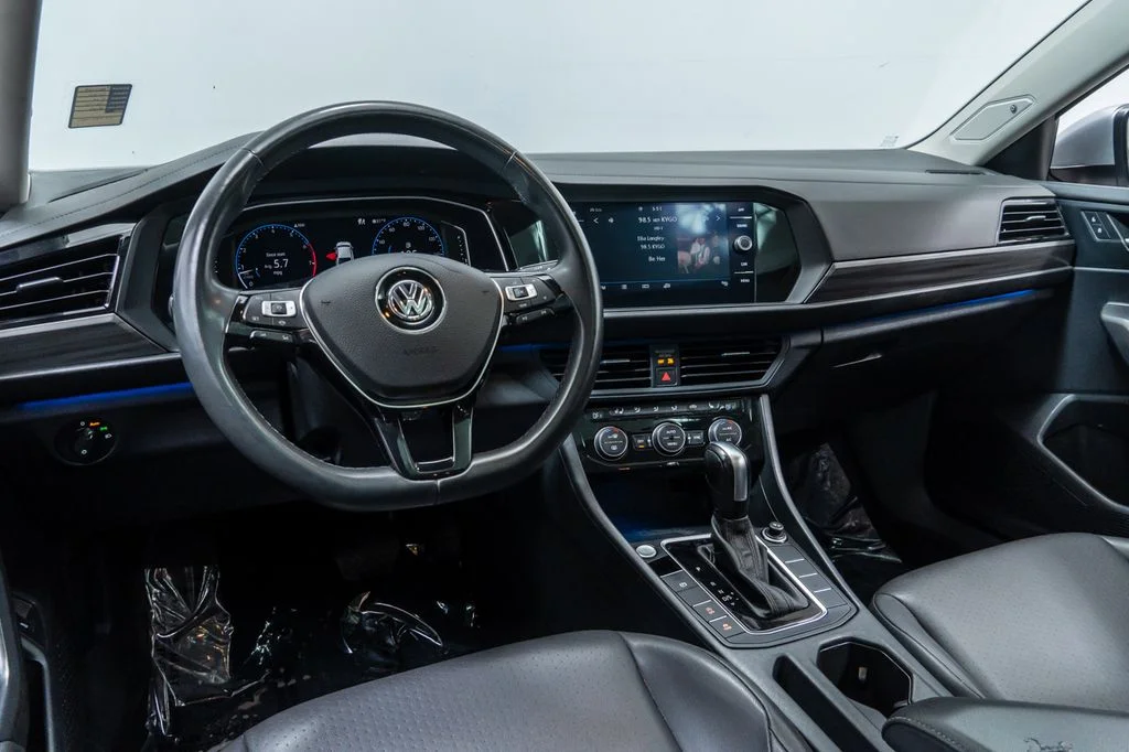 Used 2020 Silver Metallic Volkswagen SEL image 4