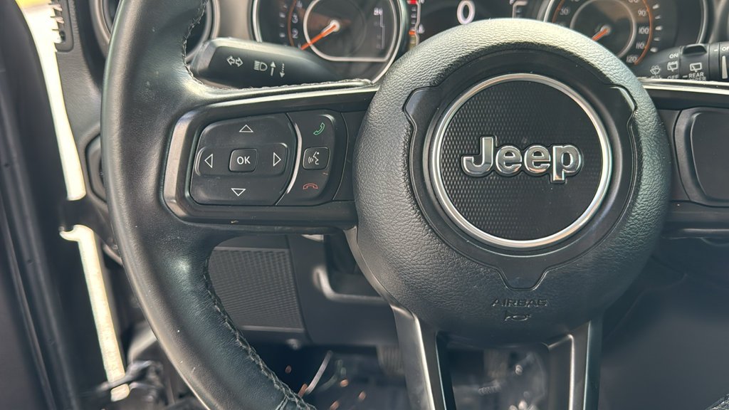 Used 2022 Gray Jeep Sport S image 25