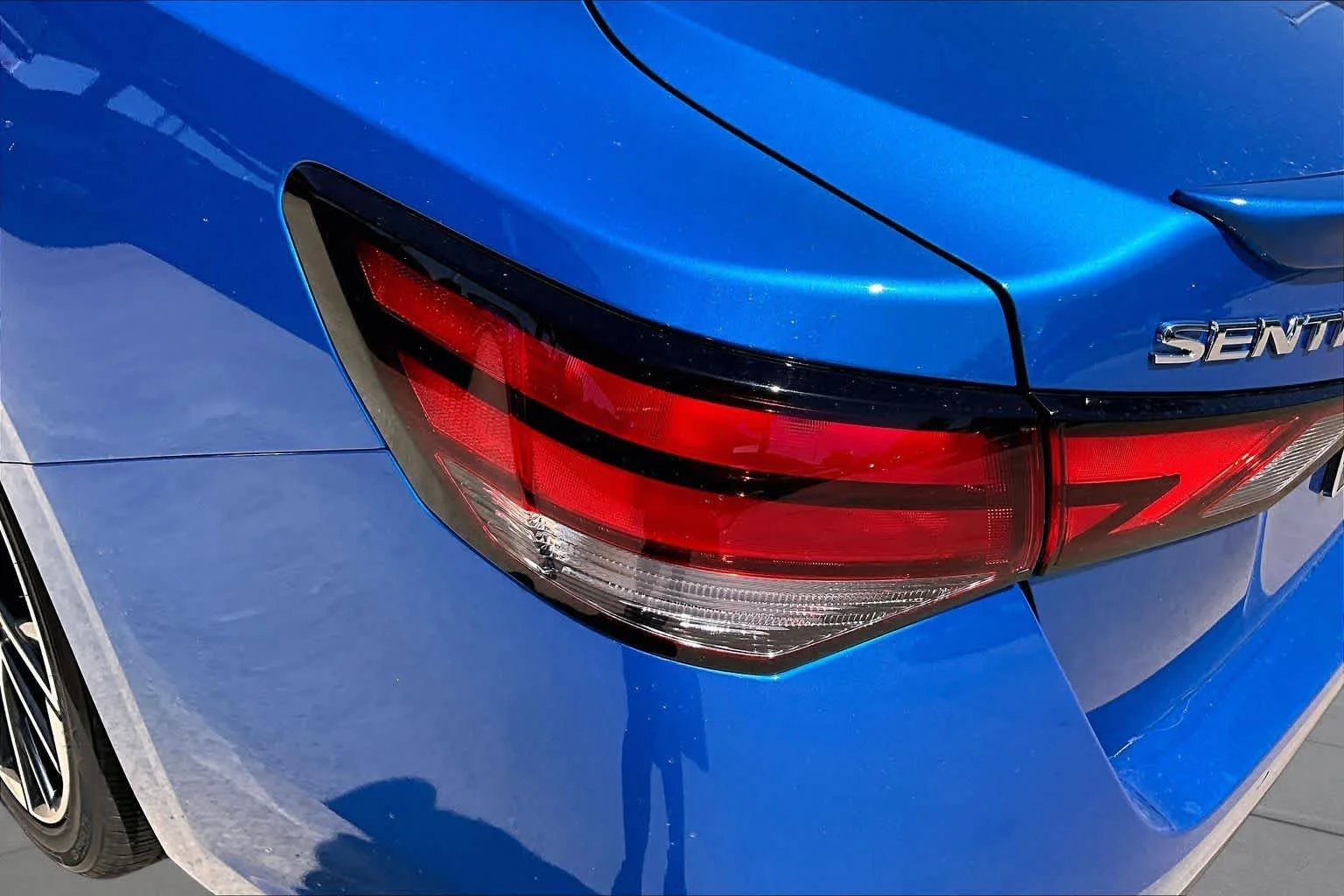 Used 2025 Electric Blue Metallic Nissan SR image 27