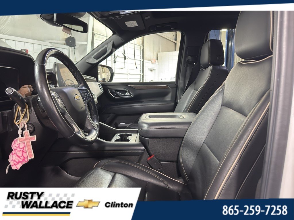Used 2023 Iridescent Pearl Tricoat Chevrolet Premier image 1