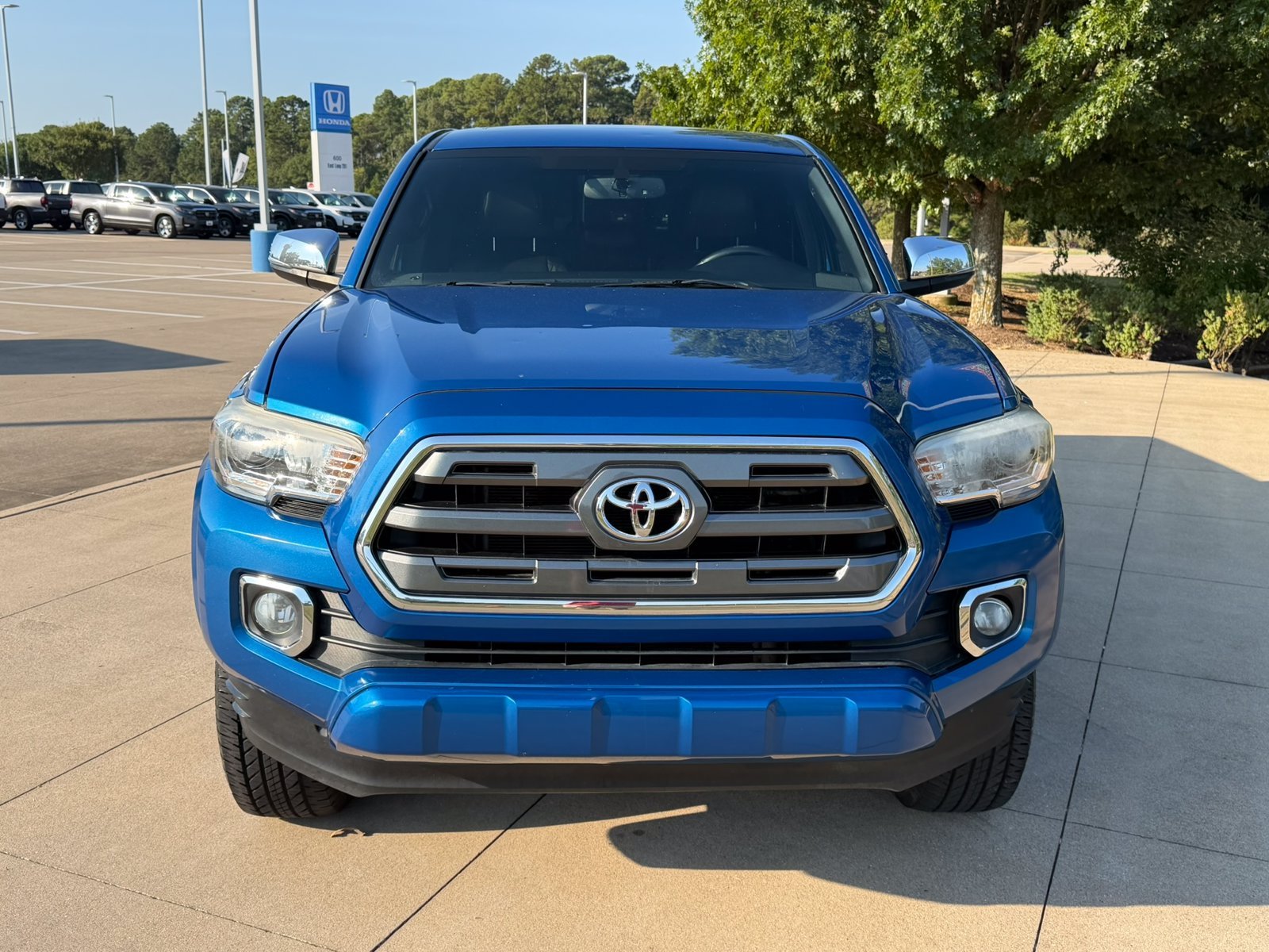Used 2017 Blazing Blue Pearl Toyota Limited image 2