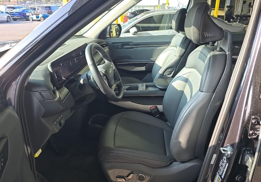 Used 2026 Gray Kia Light Long Range image 5
