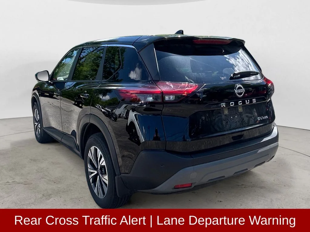 Used 2023 Super Black Nissan SV image 3