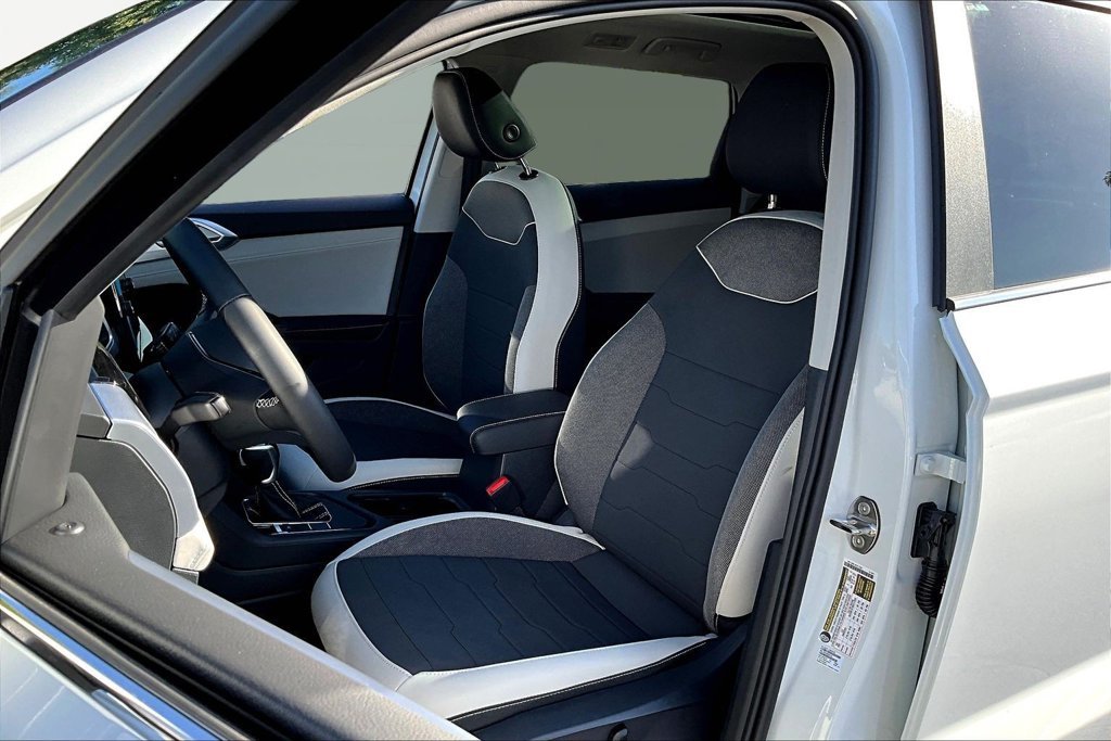 New 2026 White Volkswagen 1.5T SE image 19
