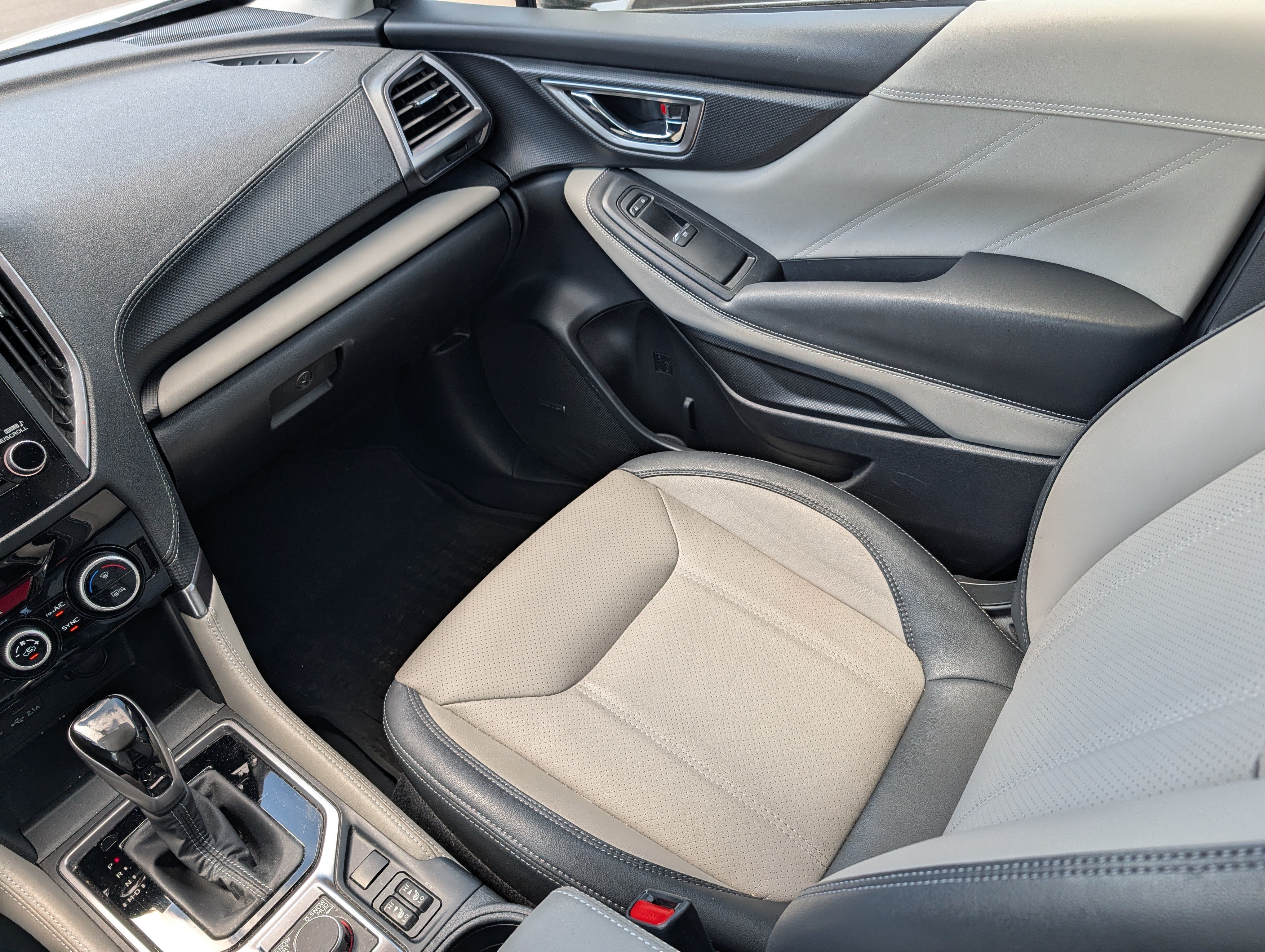 Used 2023 Crystal White Pearl Subaru Limited image 11