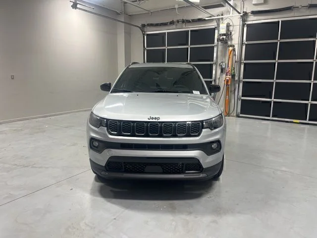 New 2026 Silver Zynith Metallic Clear-Coat Exterior Paint Jeep Latitude image 2