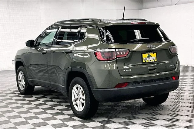 Used 2018 Olive Green Pearlcoat Jeep Sport image 2