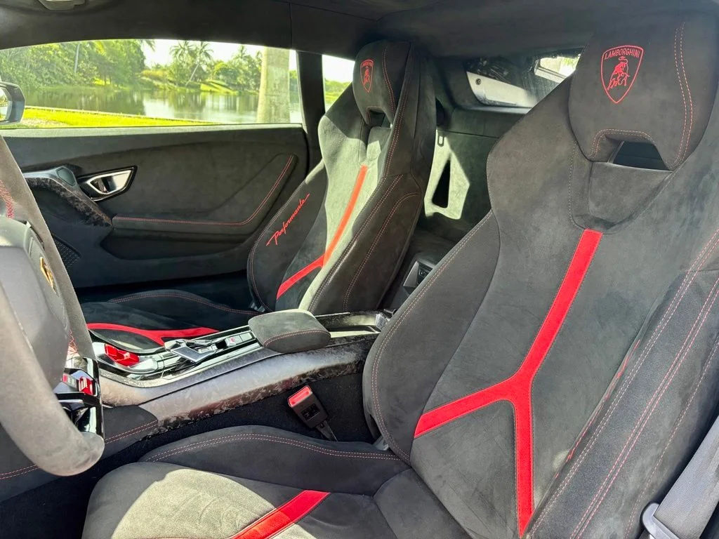 Used 2018 Nero Noctis Lamborghini Performante image 2