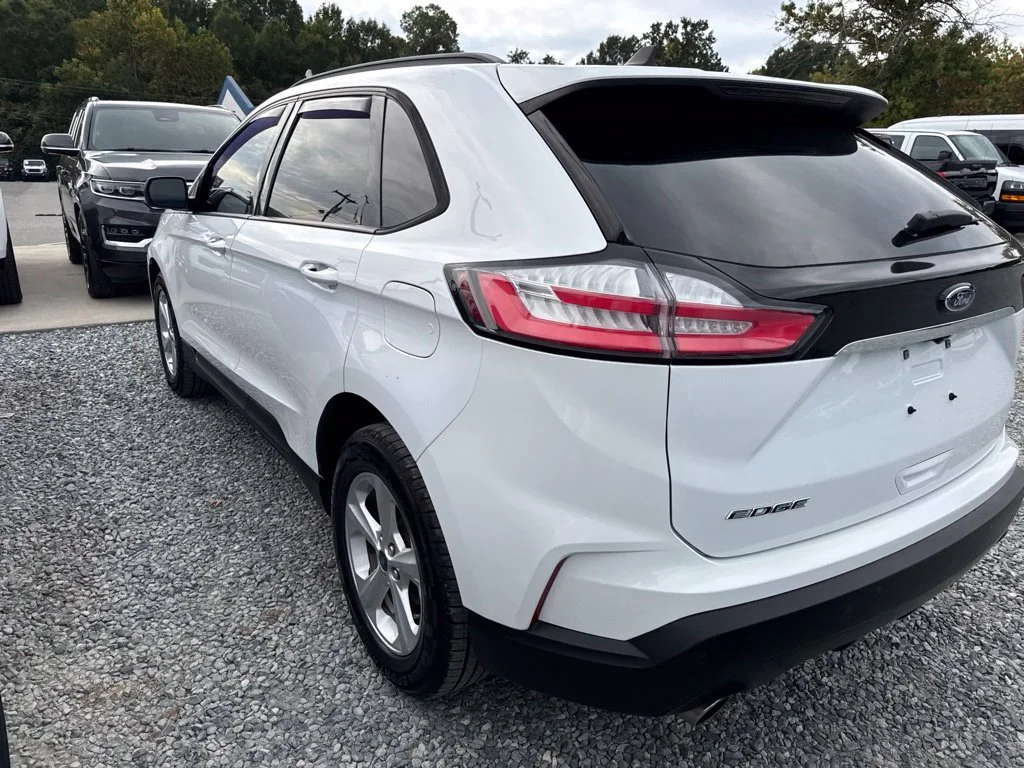Used 2020 White Ford SE image 3