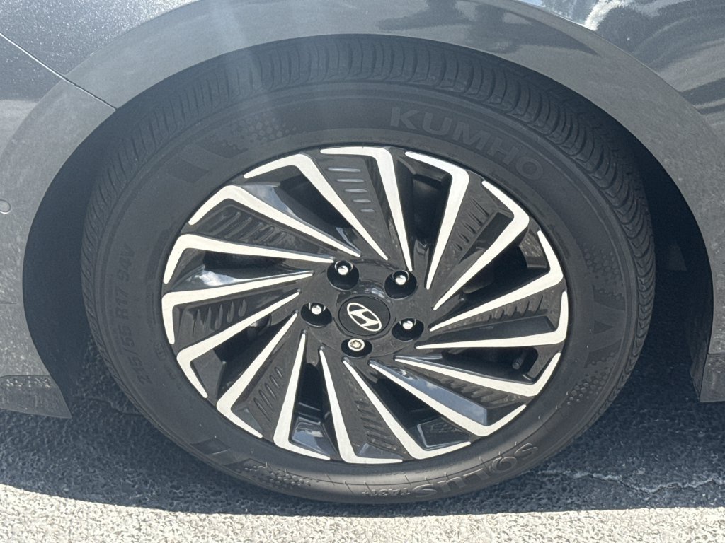 Used 2025 Gray Hyundai Limited image 10