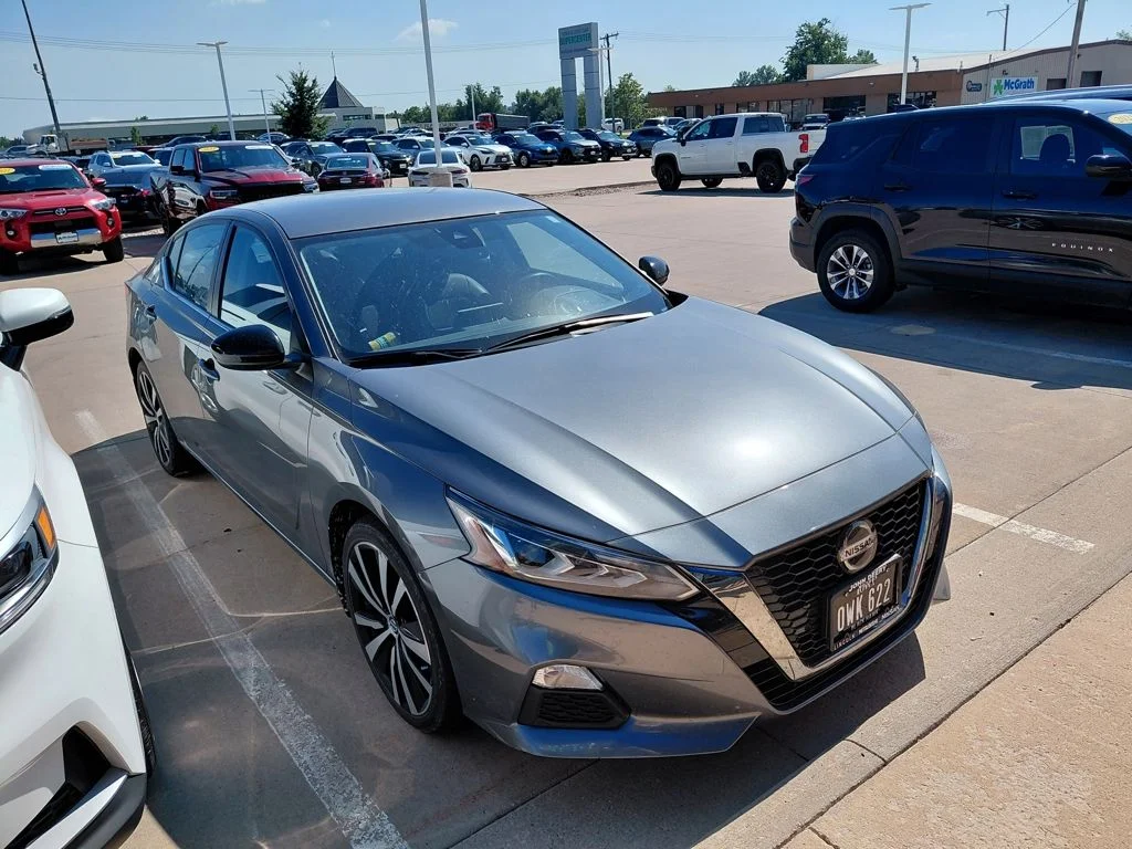 Certified Used 2022 Gray Nissan 2.5 SR image 6