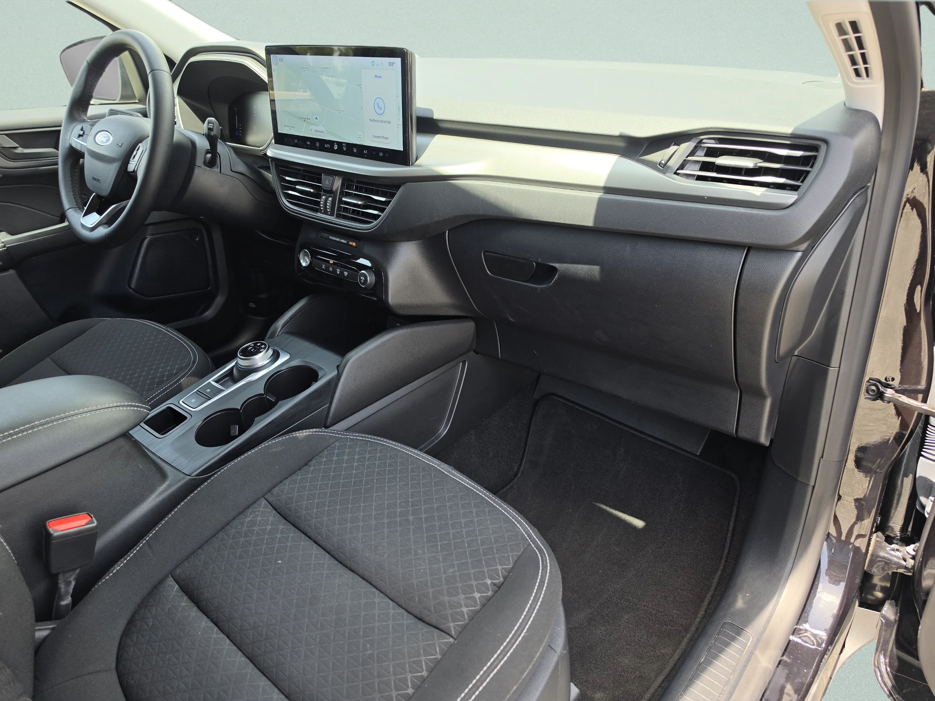 Used 2024 Agate Black Metallic Ford Active image 18