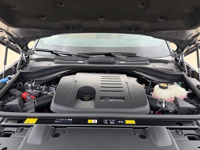 New 2026 Eiger Grey Land Rover SE image 19