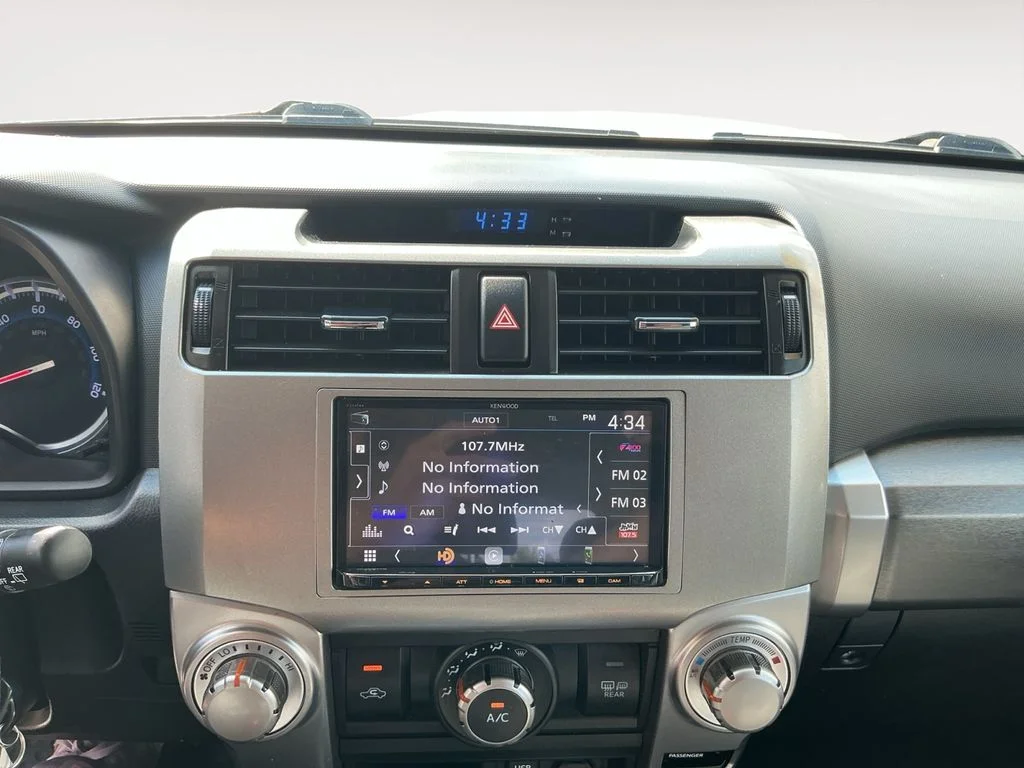 Used 2016 Silver Toyota SR5 Premium image 15