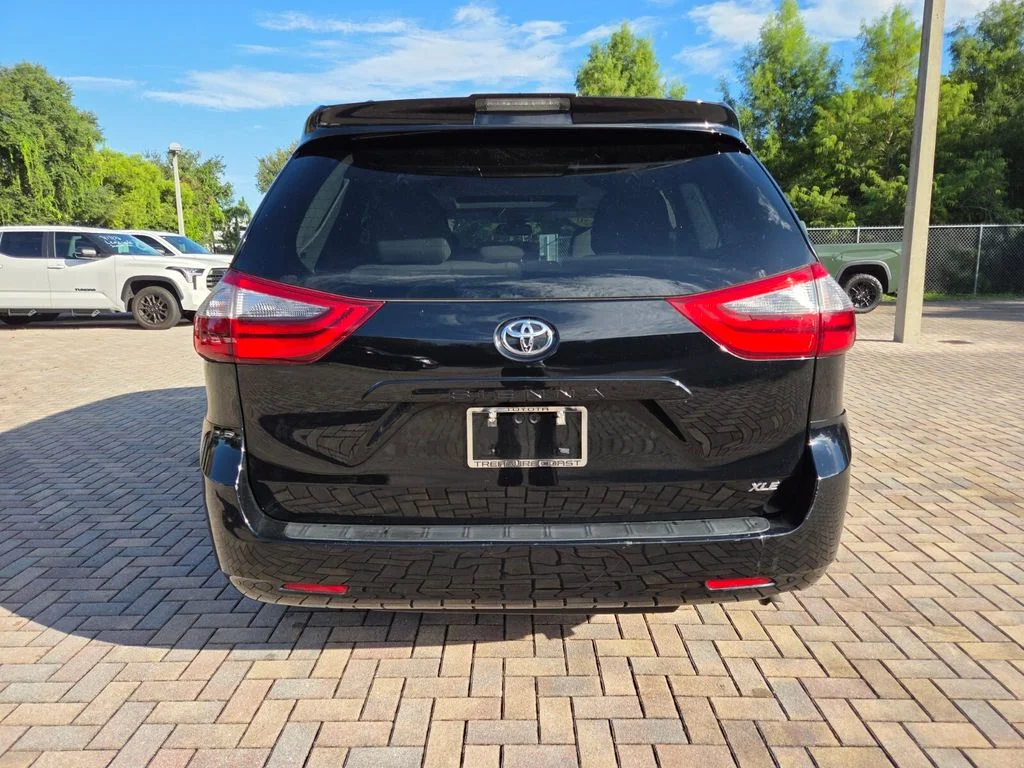 Certified Used 2020 Black Toyota XLE image 10