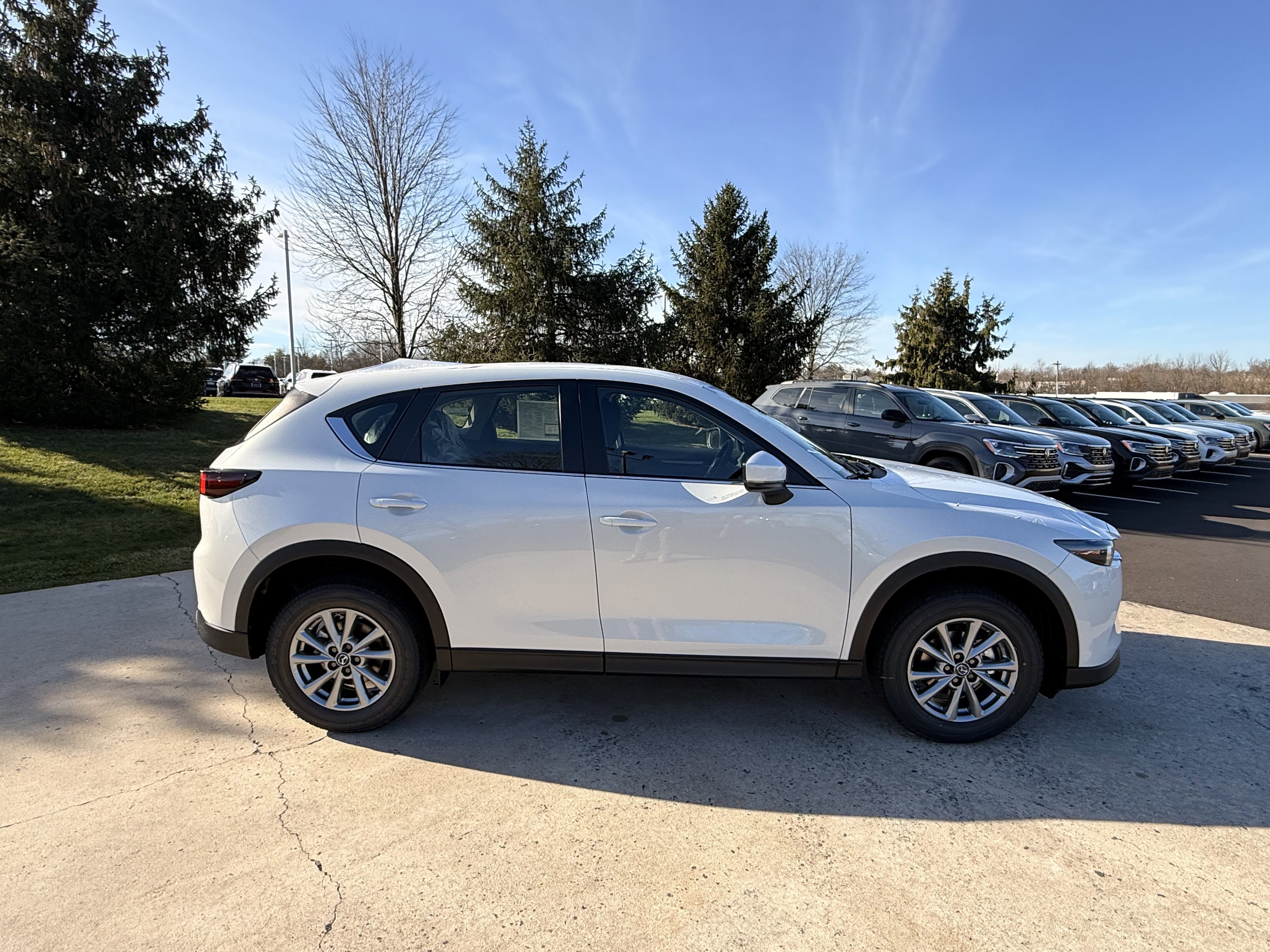 2025 Mazda CX-5 S - Photo 15