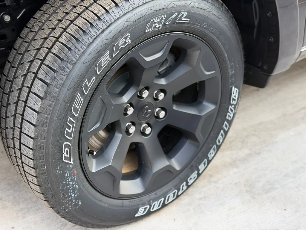 New 2026 Diamond Black Crystal Pearl-Coat Exterior Paint RAM Big Horn/Lone Star image 10