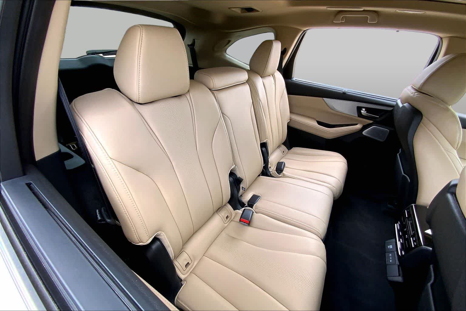 Used 2026 Platinum White Pearl Acura w/Technology Package image 18