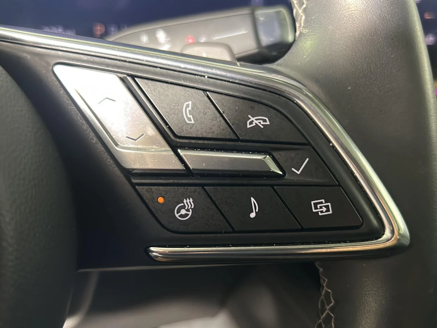 Used 2024 Cinnabar Metallic Buick Avenir image 24